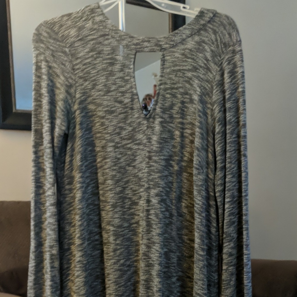 Tunic top with keyhole.